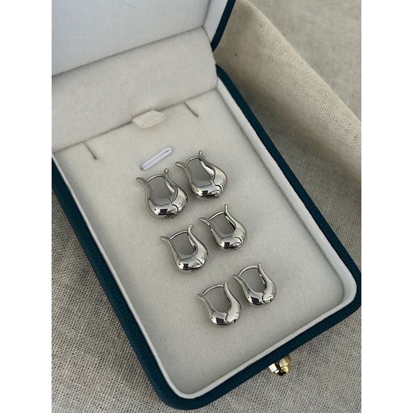 BRINCO ARGOLA GOTA DE CLICK BANHADA A RÓDIO BRANCO