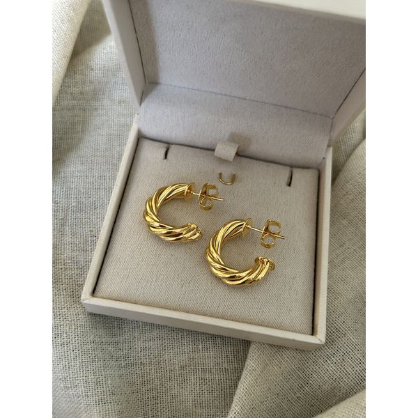 BRINCO ARGOLA TORCIDA BANHADO A OURO