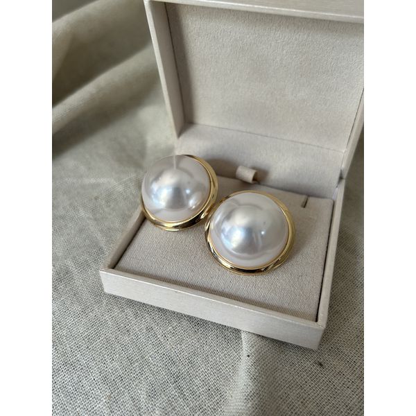 Brinco Botão Pérola Banhado a Ouro