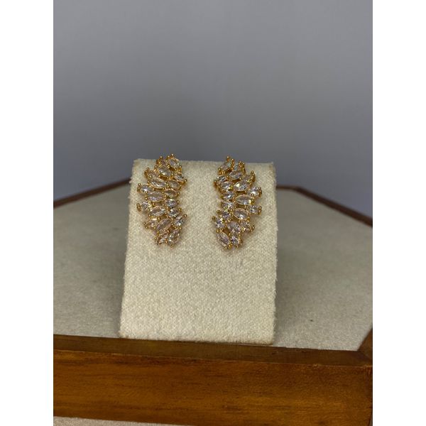 Ear Cuff Zircônias Navetes
