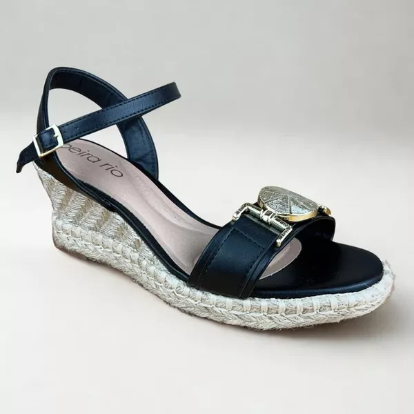 Sandália Anabela Beira Rio Preta com Detalhe Metalizado