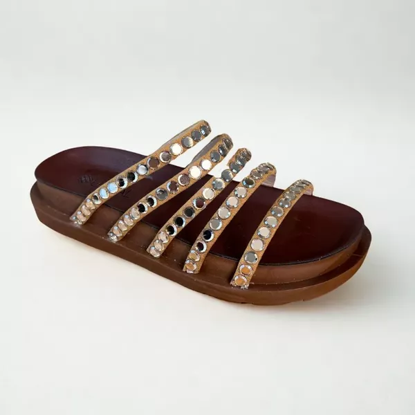 Papete Feminina Saltonela Caramelo com Tiras em Pedraria Dourada