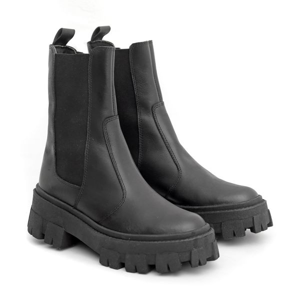 Bota Chelsea em Couro Cano Médio Sola Tratorada