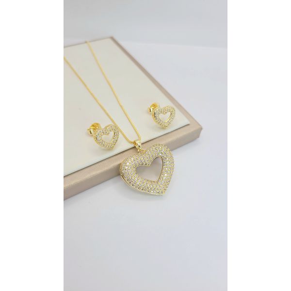 Conjunto De Coração Grande Com Zircônias Banhado à Ouro