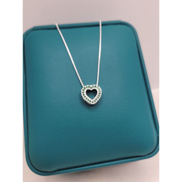 Colar Coração Cravejado Zirconias Verde Em Prata 925