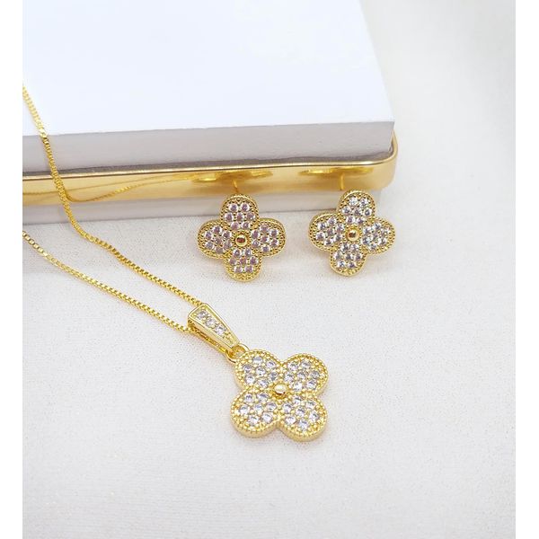 Conjunto Trevo Zircônias Banhado a Ouro 
