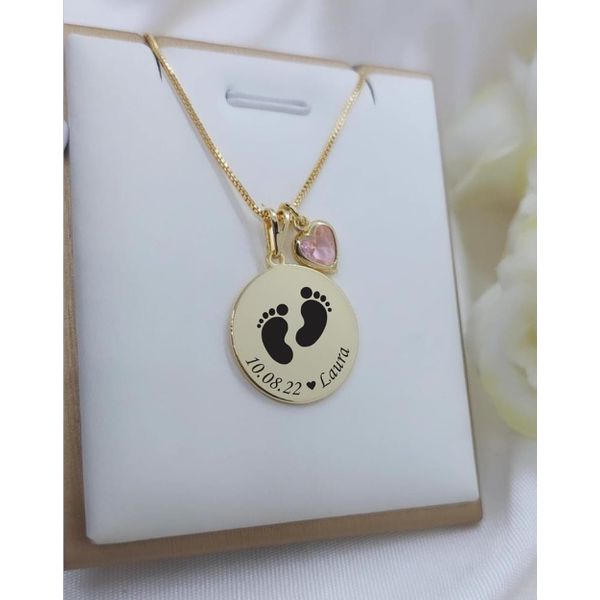 Colar Redondo Personalizável Com Desenho De Pezinho e Pingente De Ponto De Luz Banhado a Ouro