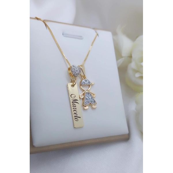 Colar Uma Plaquinha Personalizada e Pingente Menina Ou Menino Banhado a Ouro