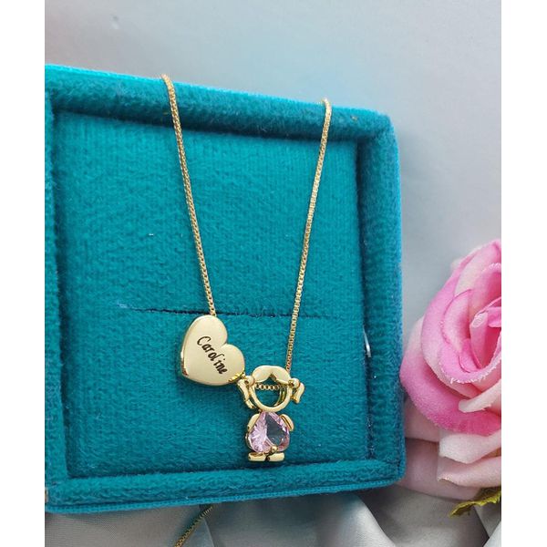 Colar Coração Personalizado e Pingente De Menina Pedra Rosa Banhado a Ouro