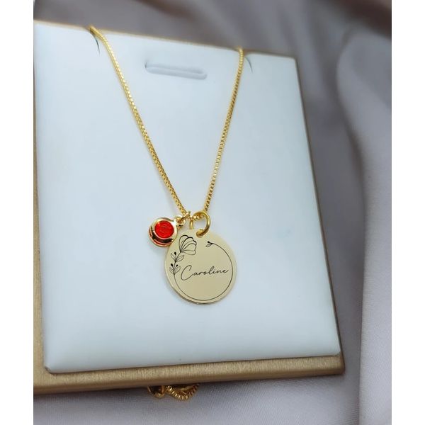 Colar Personalizado Banhado a Ouro Com Detalhe Vermelho