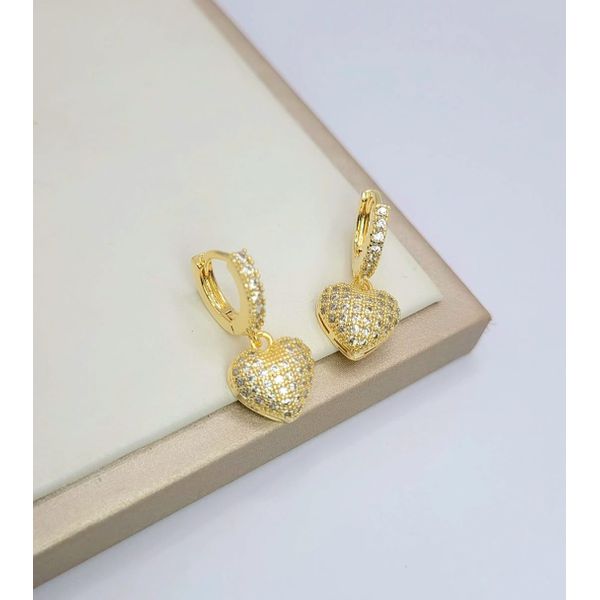 Brinco Argola Coração Cravejado Zircônias Banhada a Ouro