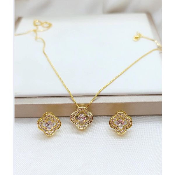 Conjunto Flor Zircônias Banhado a Ouro