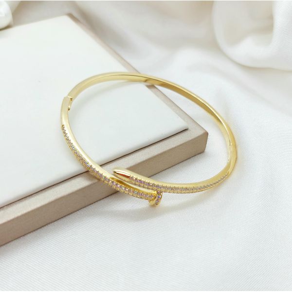 Bracelete Prego Com Cravejação Em Zircônias Banhado a Ouro