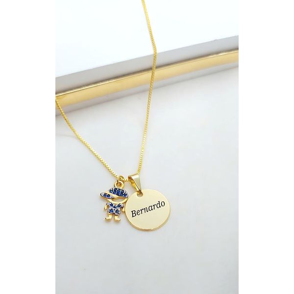 Colar Personalizado Com Pingente Menino (a) Cravejado em Zircônias Banhado a Ouro