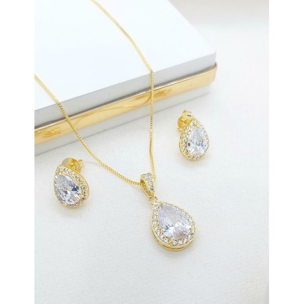 Conjunto Gota Zircônias Banhado a Ouro 