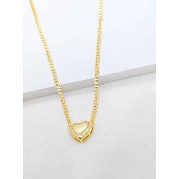 Choker Com Coração Galeria Bordas Cravejadas e Corrente Grumet Banhada A Ouro