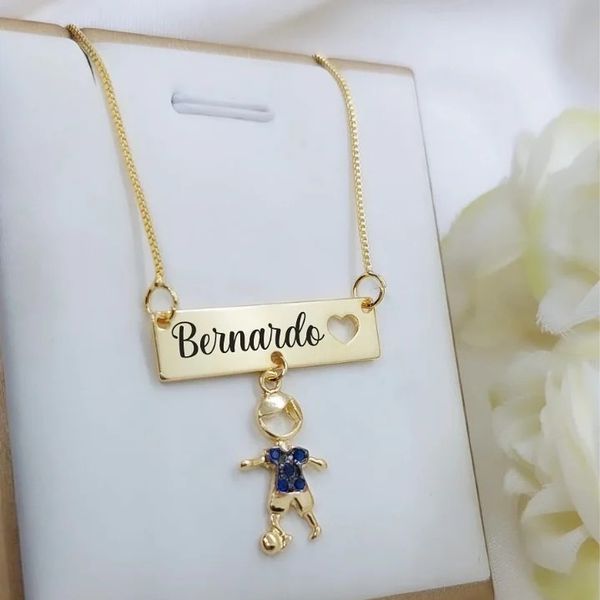 Colar Plaquinha Personalizada e Pingente De Menino Banhado a Ouro