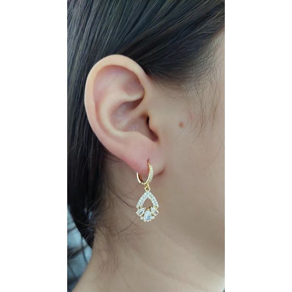 Brinco Argola Zircônias Banhado a Ouro 