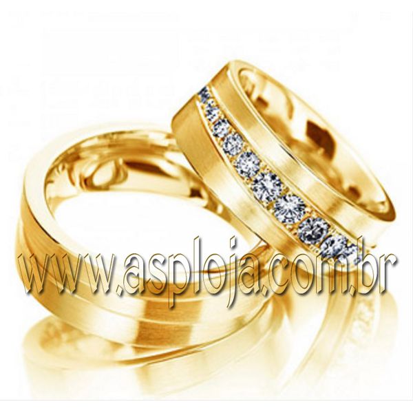 Aliança Romântica Condensada de diamantes em ouro amarelo largura 8,0mm