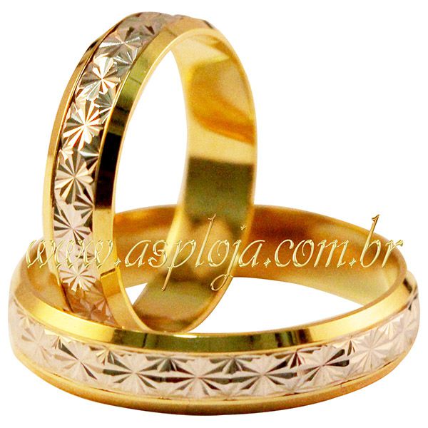 Aliança com detalhes ouro amarelo 18K largura 4,70mm