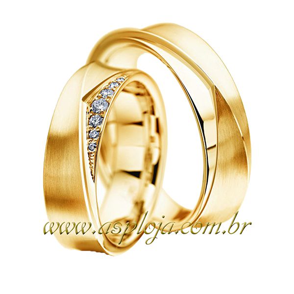 Aliança de noivado ou casamento anatômica em ouro amarelo 18K cravejada com diamantes largura 6,0mm