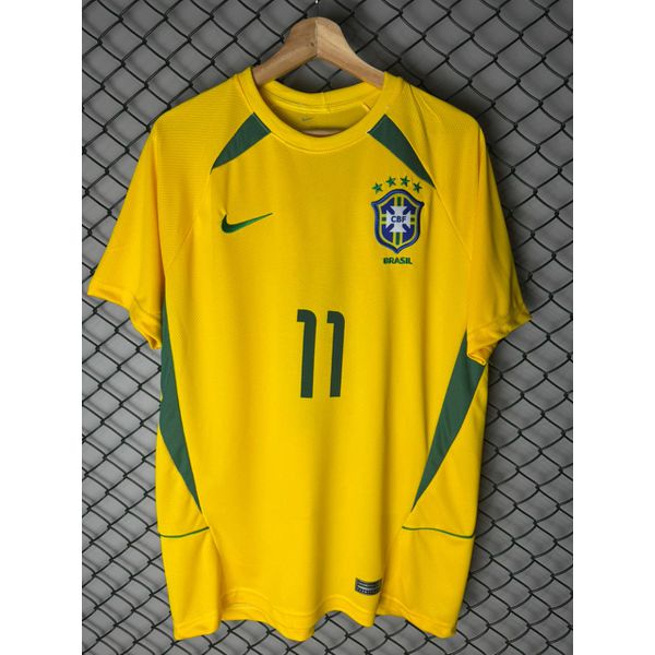 Camisa Retrô Brasil Home 2002 Ronaldinho Gaúcho N°11 (NACIONAL PREMIUM) 