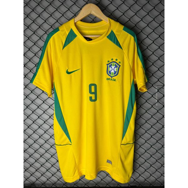 Camisa Retrô Brasil Home 2002 Ronaldo N°9 (NACIONAL PREMIUM) 