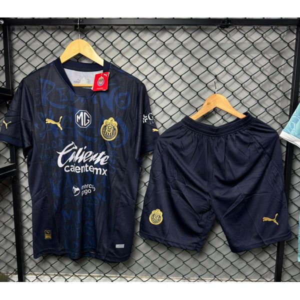 Conjunto Clube Deportivo Guadalajra 25/26 Home Fan Lisa 