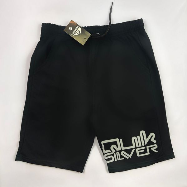 bermuda de moletom preta quiksilver escrita