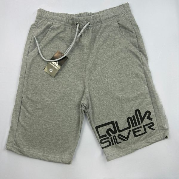 bermuda de moletom cinza quiksilver escrita