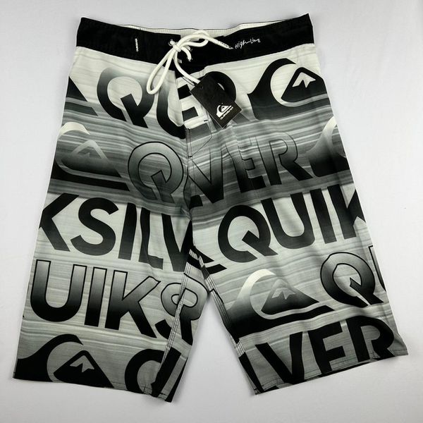 Bermuda Surf Quiksilver branca e preta