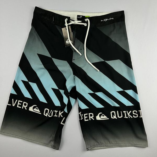 Bermuda Surf Quiksilver cinza, azul e preta