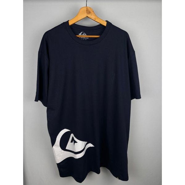 Camisa quiksilver desenho lateral azul marinho 