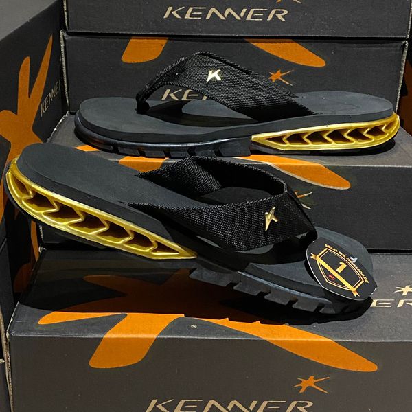 Chinelo Kenner Preto/Ouro 