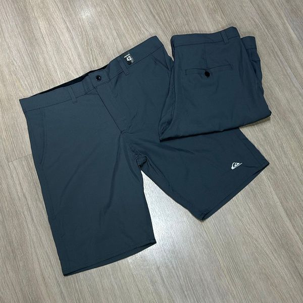 Bermuda Walker Quiksilver Com Simbolo Bordado Cinza Escura 