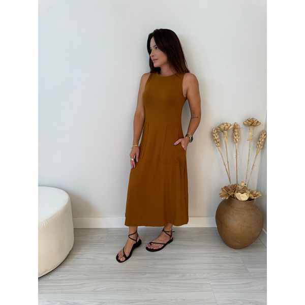 Vestido Midi Canelado Com Bolso Camel