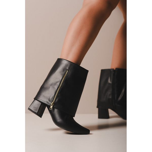 Bota encapada preto
