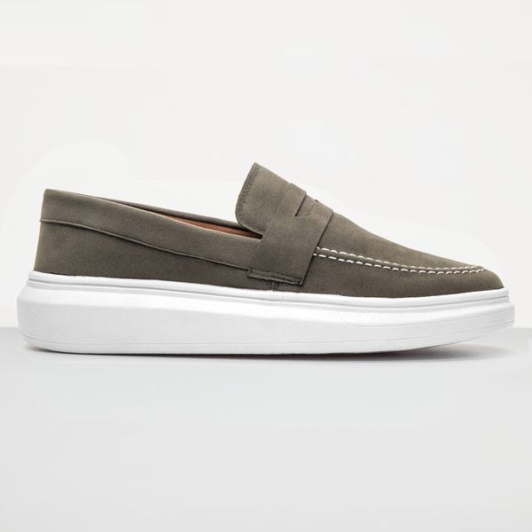 Mocassim Masculino Sola Alta Loafer Derby em Camurça - Oliva