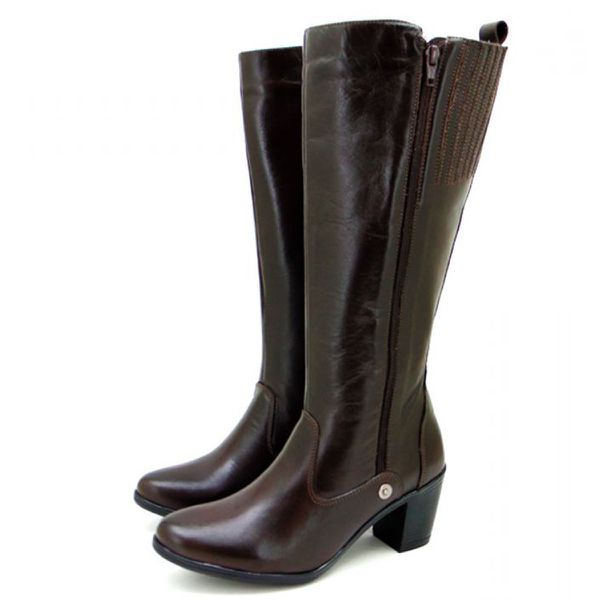 Bota cano alto Plus size com elástico ajustável de na panturrilha couro legítimo fecho com dois zíperes na cor café 9208