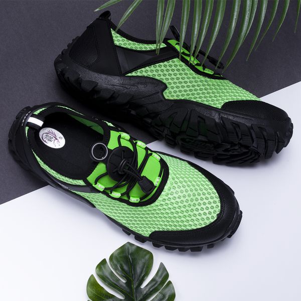 Tenis antiderrapante sales para trilha