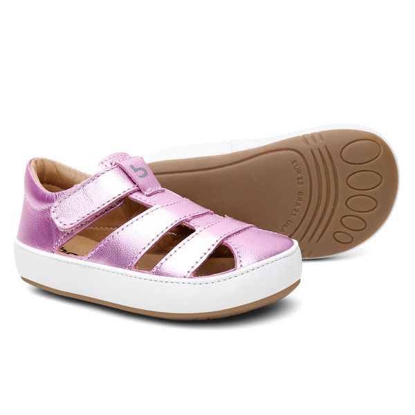 Sandália em Couro Rosa Metalizado Bebê Bamu