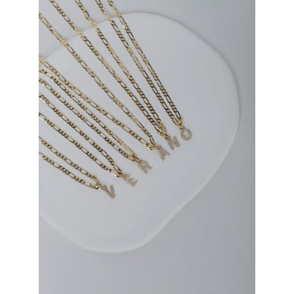 Colar Letra Cravejada Ouro