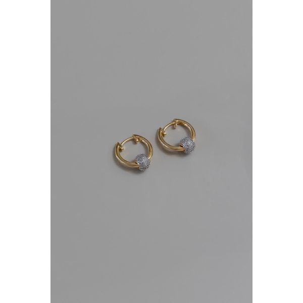 Argola Lisa com Esfera Cravejada 
