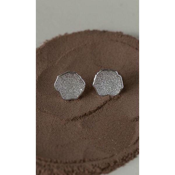 Brinco Botão Organic Cravejado Ródio