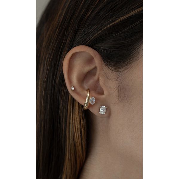 Brinco Oval Moissanite M