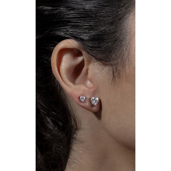 Brinco Moissanite Coração P