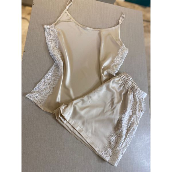 Short Doll Bege Rendas Brancas