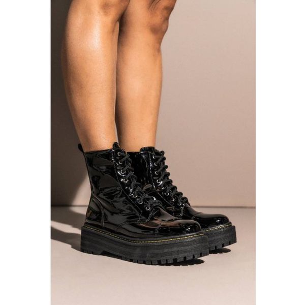 BOTA COTURNO PRETO VERNIZ