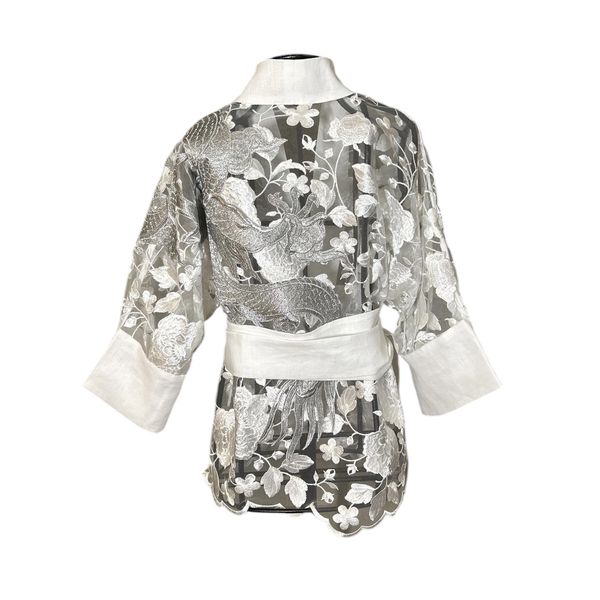 Kimono Tule Rendado O Dragão nos Jardins Suspensos Branco