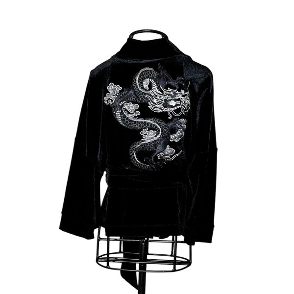 Kimono Jin Veludo Preto Dragão Gênesis Preto